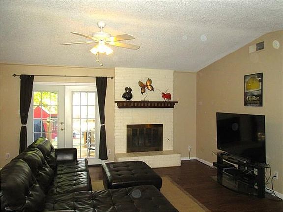 4th image of 1723 Pine Knoll Dr