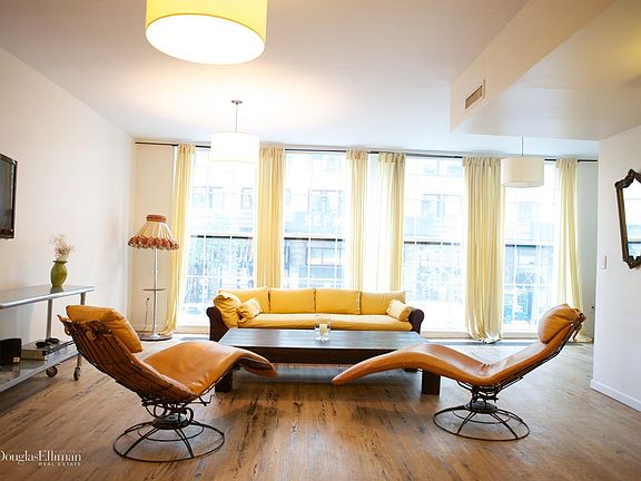 2nd image of 213 Park Ave S #2NDFLOOR