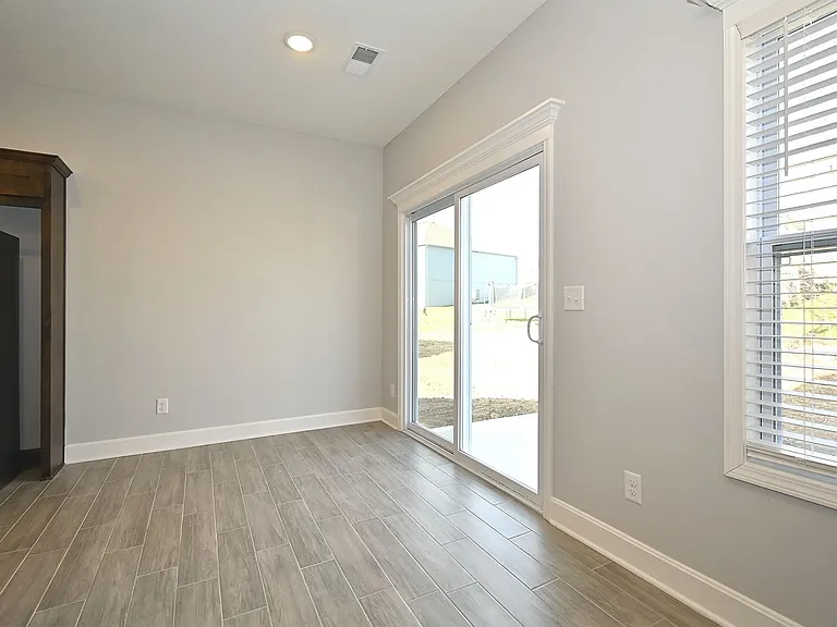 112 Ryan Ct — Photo 10