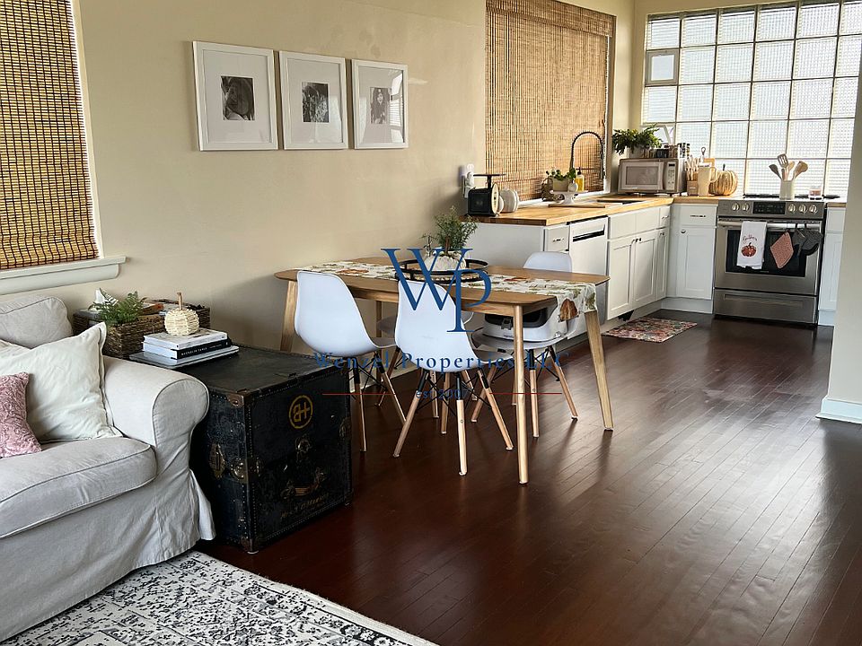 Living room to dining to kitchen