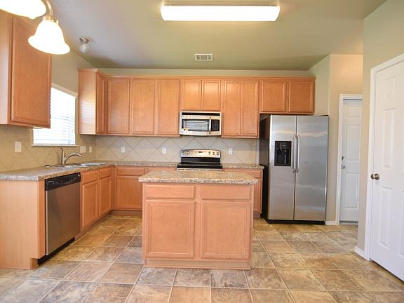 4th image of 6801 Golden Oak Ln