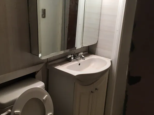 21644 Sherwood Ave #2, Warren, MI 48091