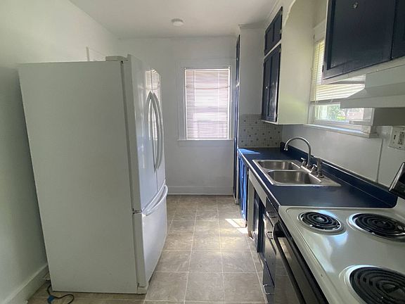 4th image of 901 E Nebraska Ave