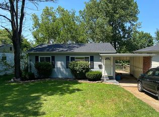 221 Ballwin Ave, Ballwin, MO 63021