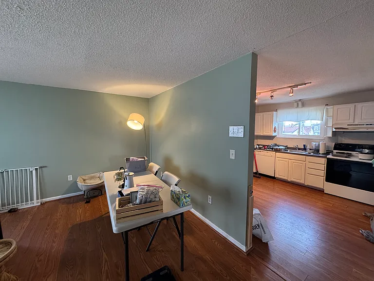 110 Pearl St #9 — Photo 11