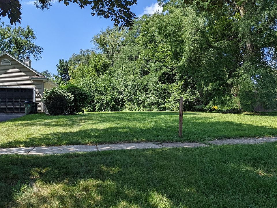 1st image of 20 S Forest Ave