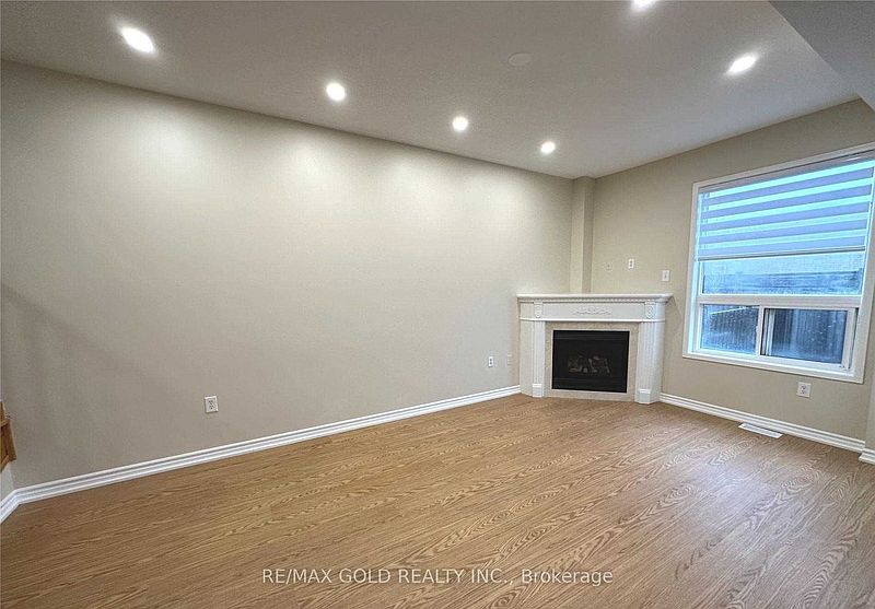 Oakville Townhouse for rent - 3 Bedrooms — photo 7