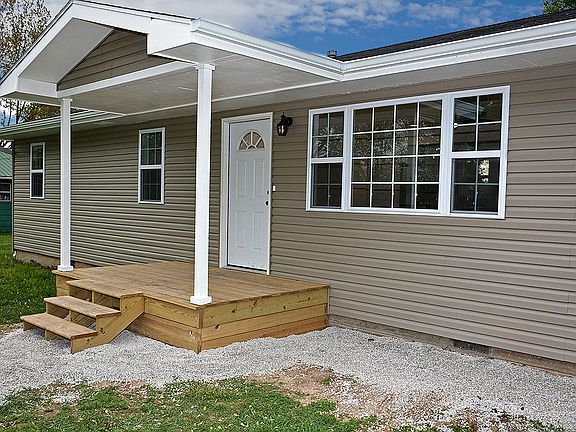 2nd image of 908 Shafer St