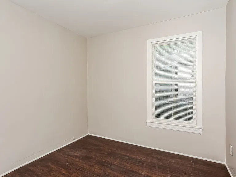 2969 Myra St — Photo 10