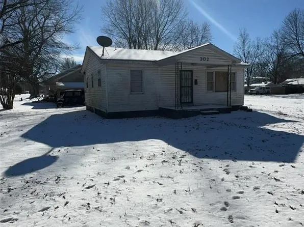 302 W Maple St, East Prairie, MO 63845