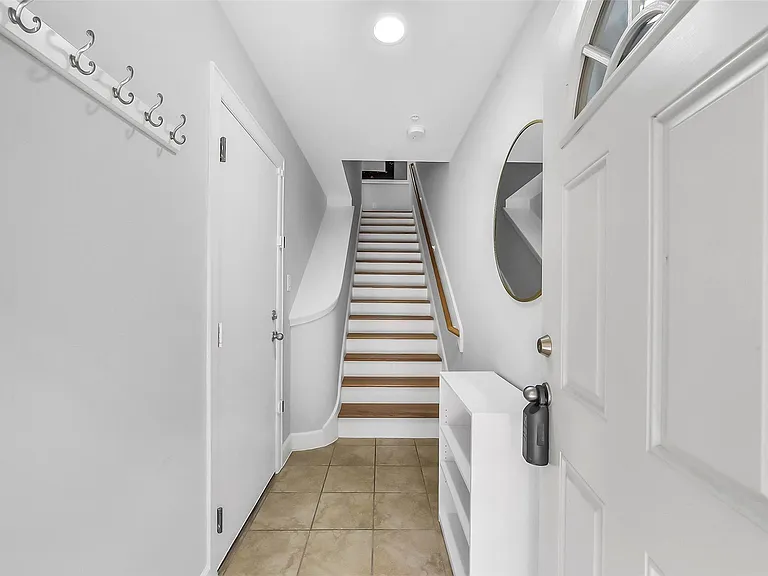 8715 Meadowcroft Dr #1102 — Photo 7