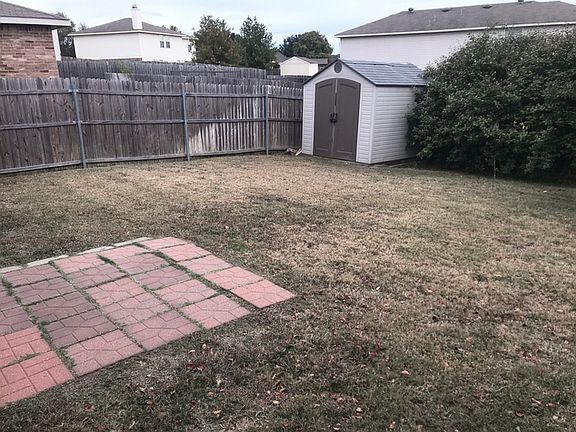 3rd image of 1411 Windy Meadows Dr