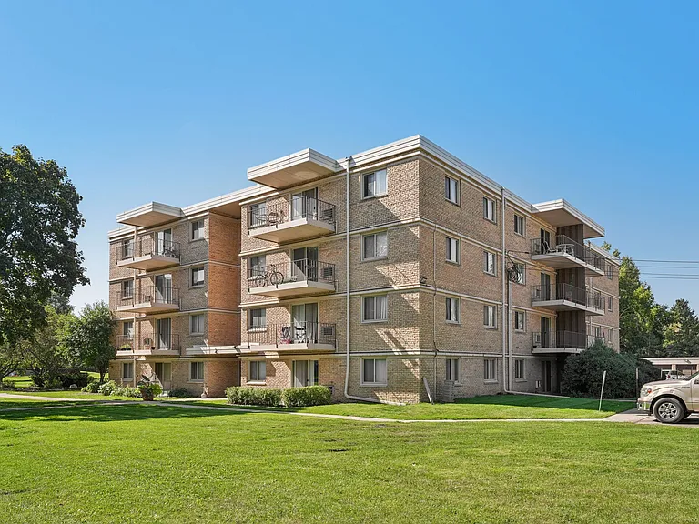 Cherry Court Apartments — Photo 21