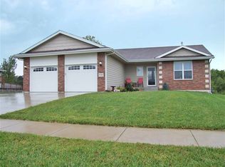 1737 SW Ancaster Rd, Topeka, KS 66615