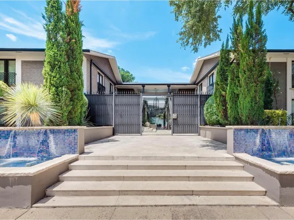 10211 Regal Oaks Dr APT 220, Dallas, TX 75230