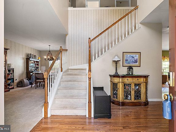 3rd image of 113 Ponds View Dr