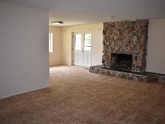 4th image of 515 Esperanza Dr