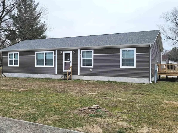 500 Thomas St, Iuka, IL 62849