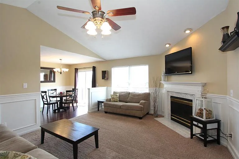 200 Clearbrook Dr photo 1