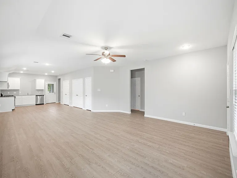 815 Jefferson Ave — Photo 9