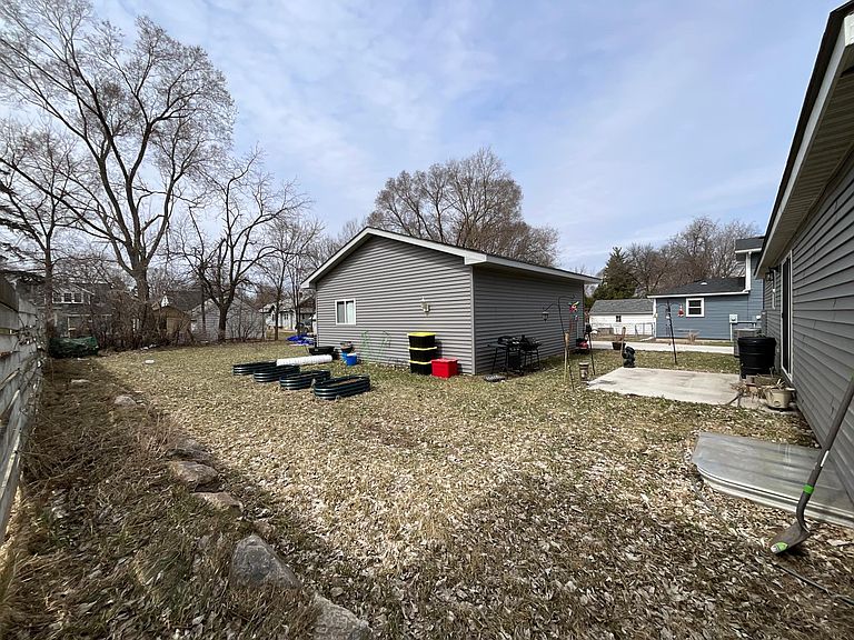 Listing photo 4