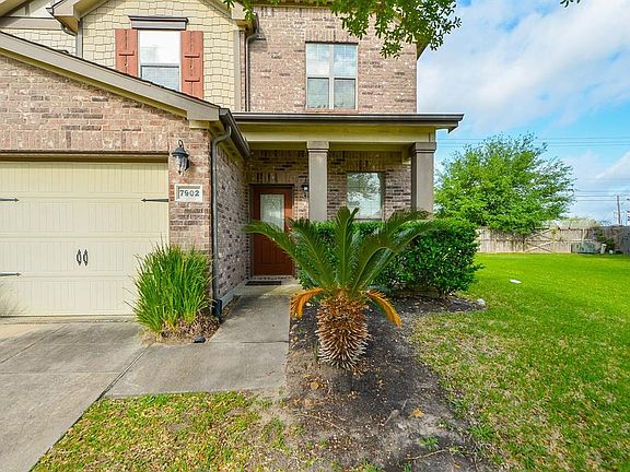 4th image of 7902 Montague Manor Ln