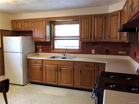3rd image of 242 S Ogden St