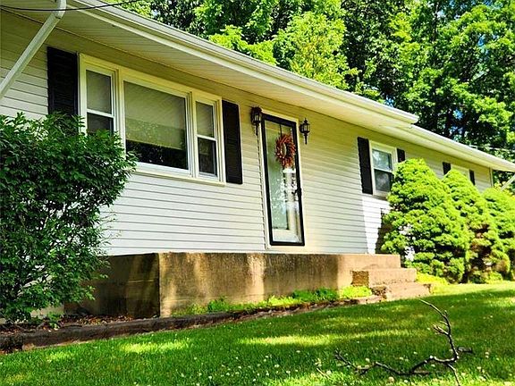 4th image of 740 Public Rd