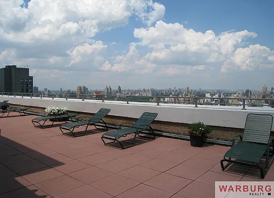 Sold by Warburg | media 3