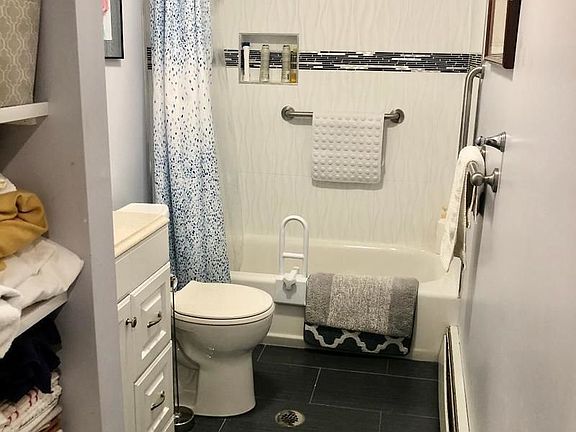 5th image of 2612 Ditmars Blvd #1