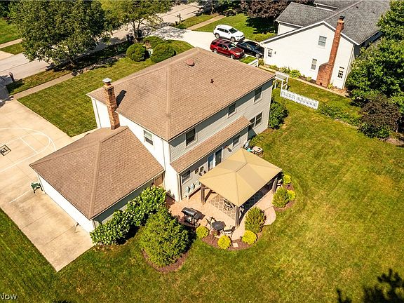 5th image of 31195 Roberta Dr