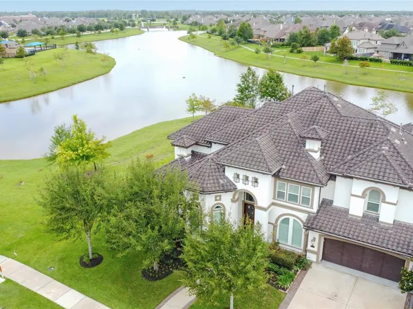 2215 Pleasant Hill Dr, Friendswood, TX 77546