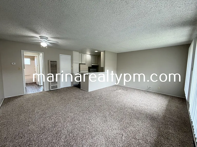 Sharis Apartments — Photo 7