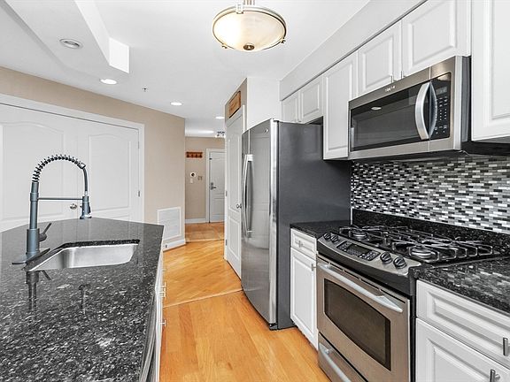 4th image of 501 Commerce Dr Unit 2204
