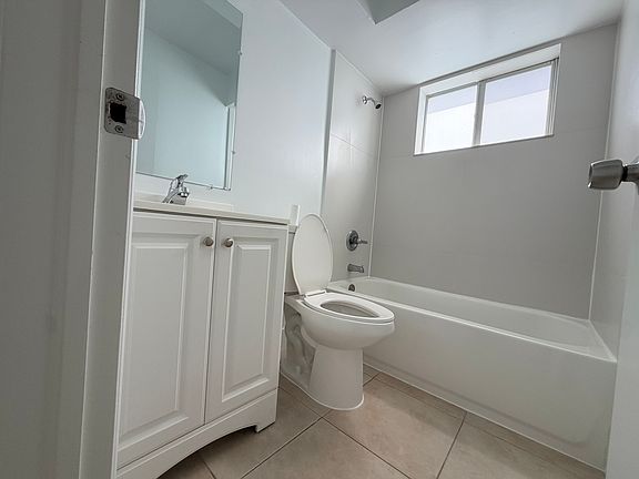 4th image of 741 NW 60th St #3