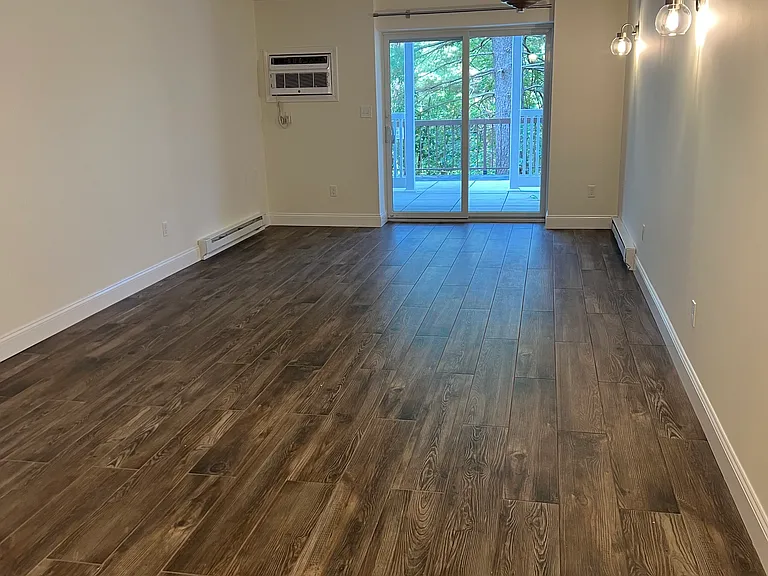 60 Nicholas Rd #10 — Photo 1