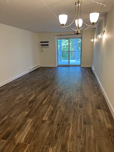 60 Nicholas Rd Photo 1