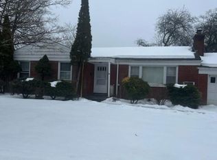 9 Crest Ln, Scarsdale, NY 10583