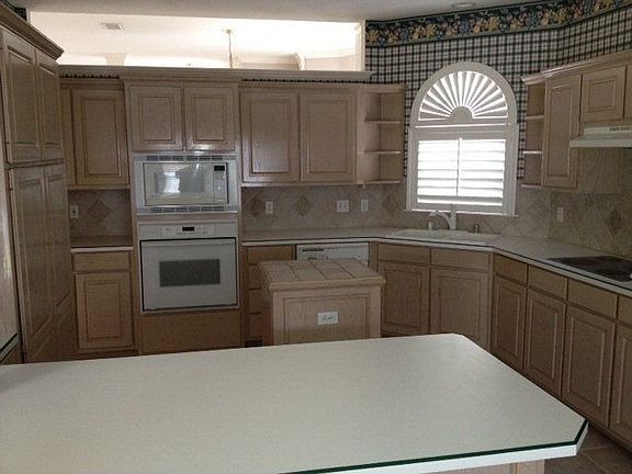 2nd image of 85 Augustine Ct