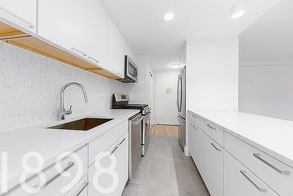 1st image of 160 W 97th St APT 13G