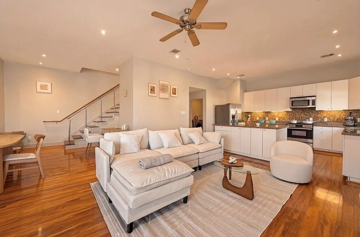 3 bed, 3.5 bath, 2056 sqft, $3,699 — Photo 1