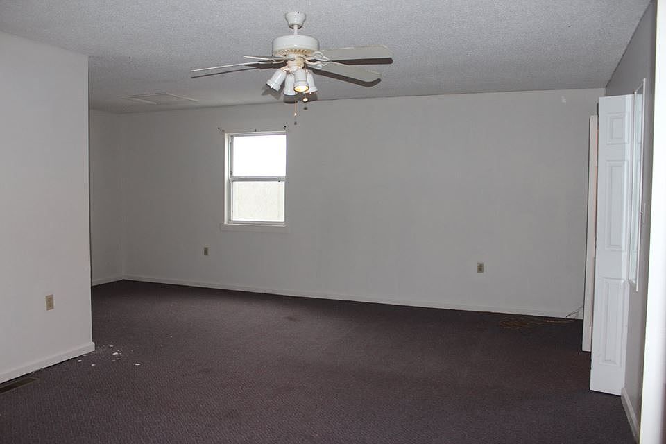 2nd image of 707 S Oakwood Ave APT 9