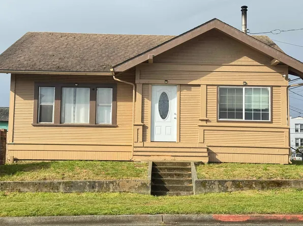 484 K St, Crescent City, CA 95531