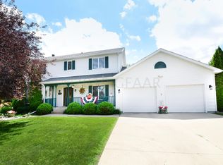 1498 Norchip Cir, Grand Forks, ND 58201