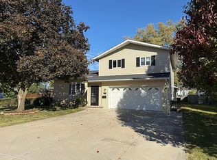 219 W Birchwood St, Morton, IL 61550
