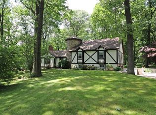 953 Fallen Oak Dr, Easton, PA 18040