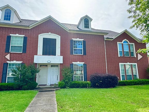 2nd image of 4 Fernwood Dr #A