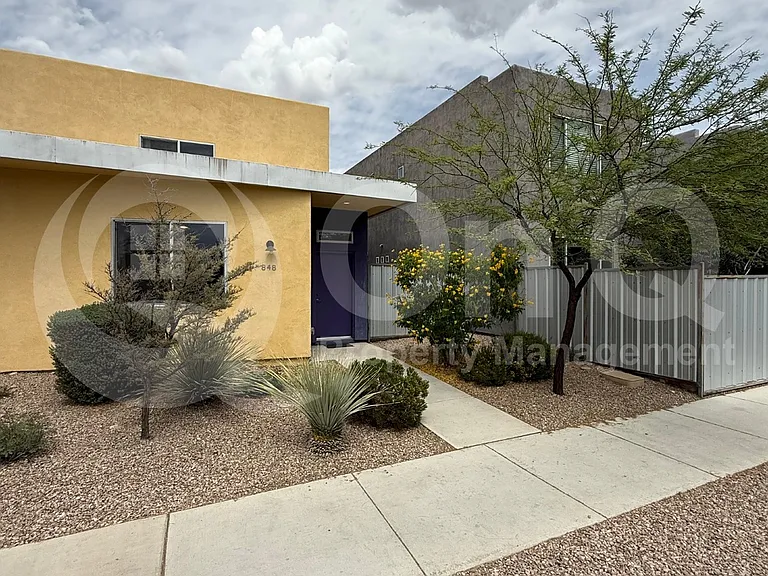 848 E Park Modern Dr — Photo 2