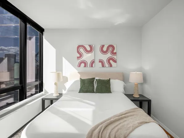 420 East 61st Street image 11 of 27