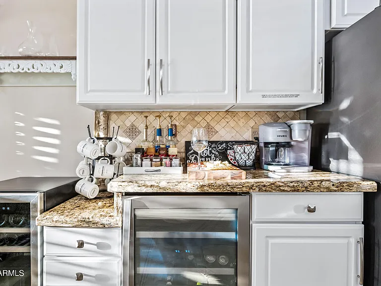 1817 E Willow Tree Ct — Photo 21